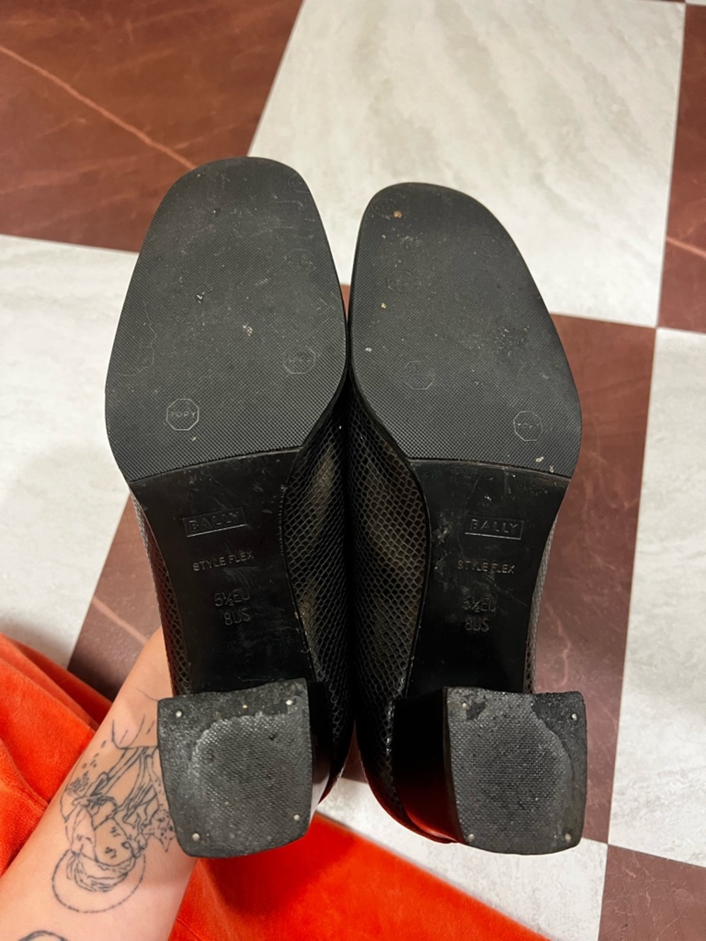 Bally Black Lizard-Texture Leather Pumps - Picture 4 of 4